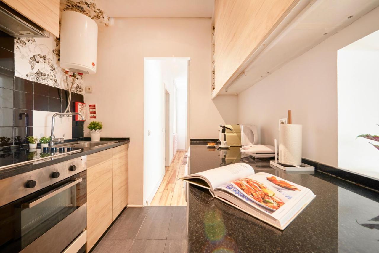 Sunny Apartment With Balcony! リスボン エクステリア 写真