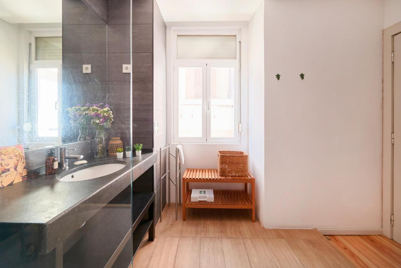 Sunny Apartment With Balcony! リスボン エクステリア 写真