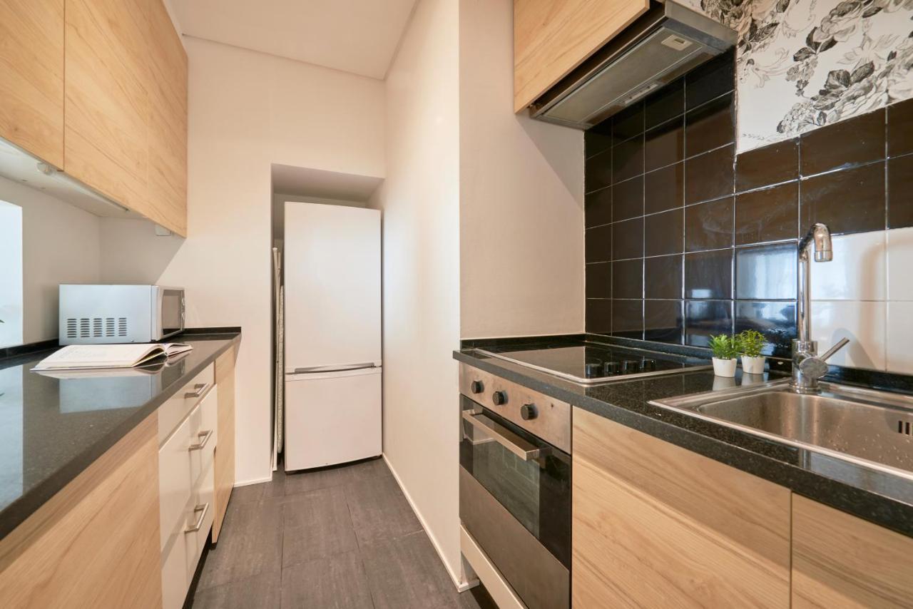 Sunny Apartment With Balcony! リスボン エクステリア 写真