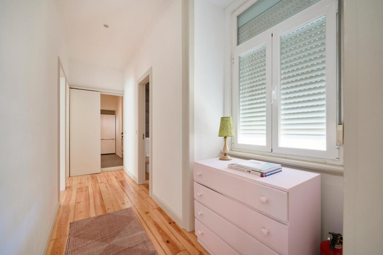 Sunny Apartment With Balcony! リスボン エクステリア 写真