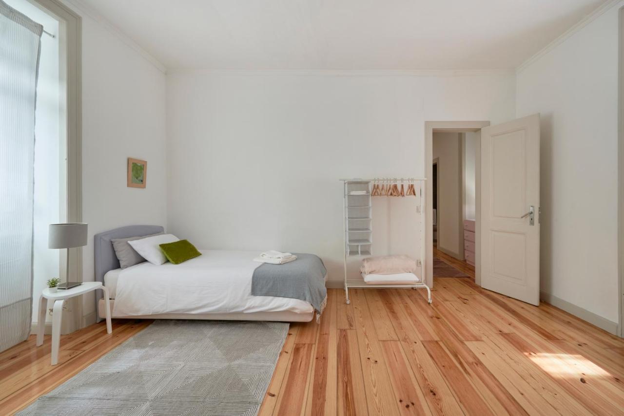 Sunny Apartment With Balcony! リスボン エクステリア 写真