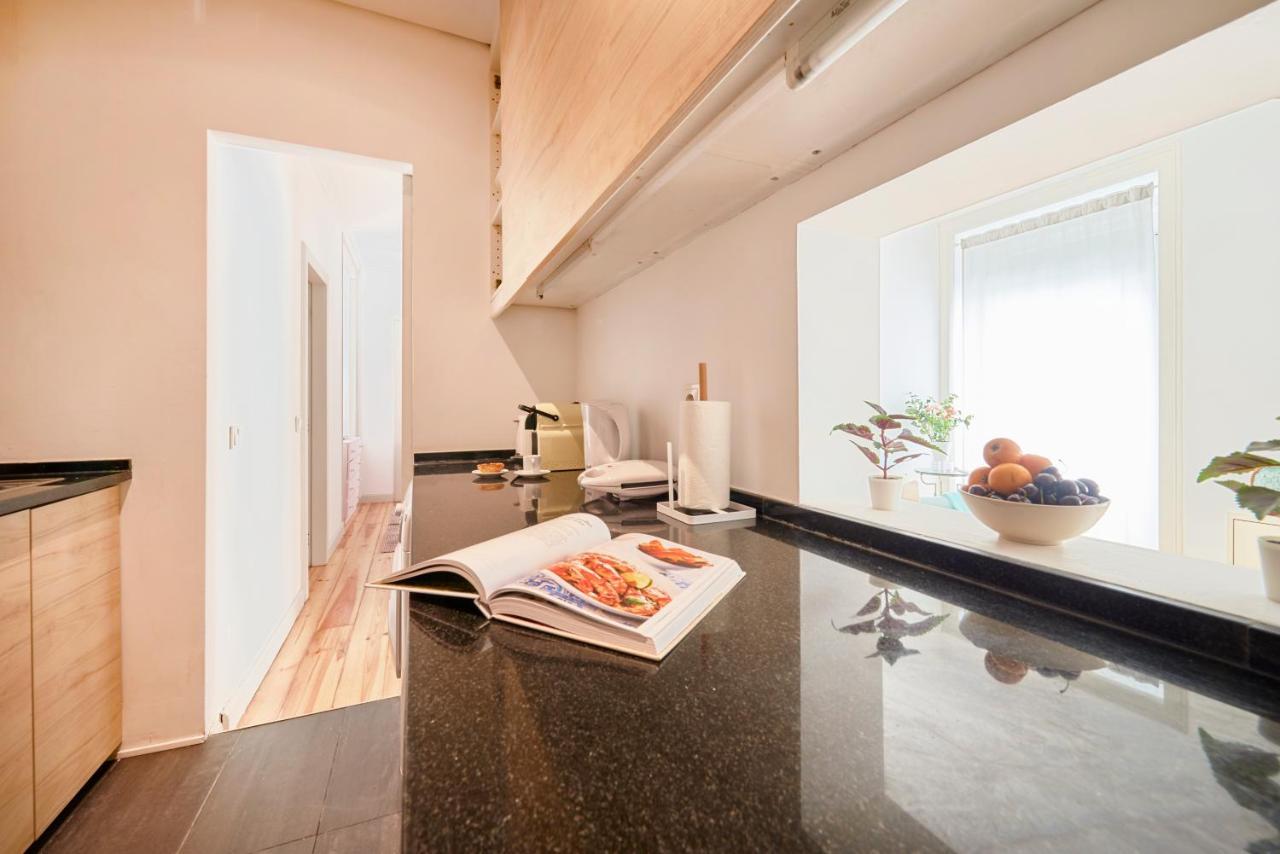 Sunny Apartment With Balcony! リスボン エクステリア 写真